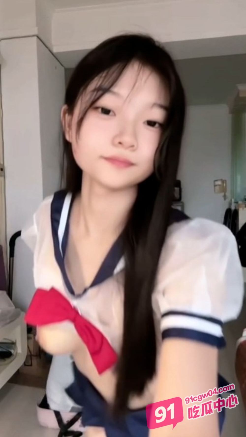 抖音网红 萌大奶 发骚视频让你血脉偾张 巨乳肥臀妖娆舞姿一对巨乳抖不停！ 配图3