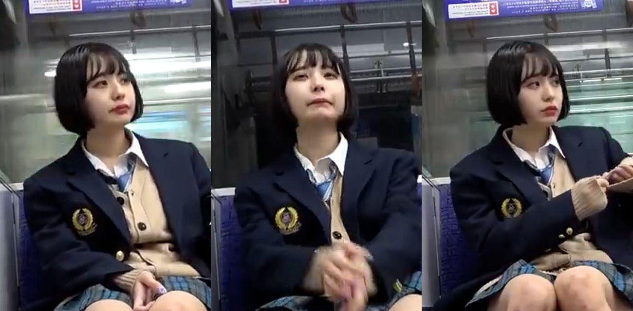 日本AV女优身穿JK短裙