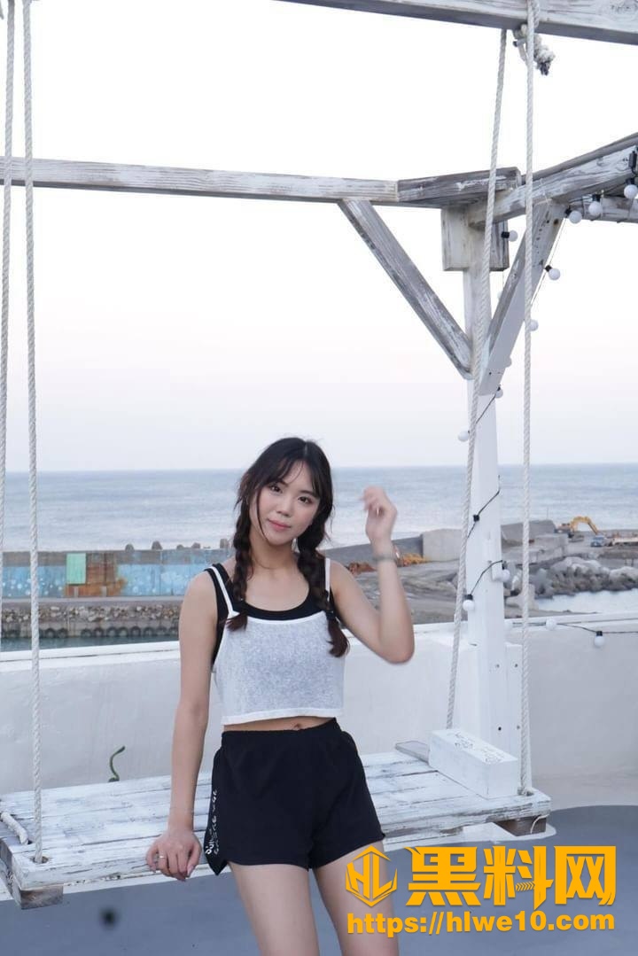 台湾科技大学大一新生 思妍 自拍激情视频曝光 与男友房间内亲密互动呻吟不止