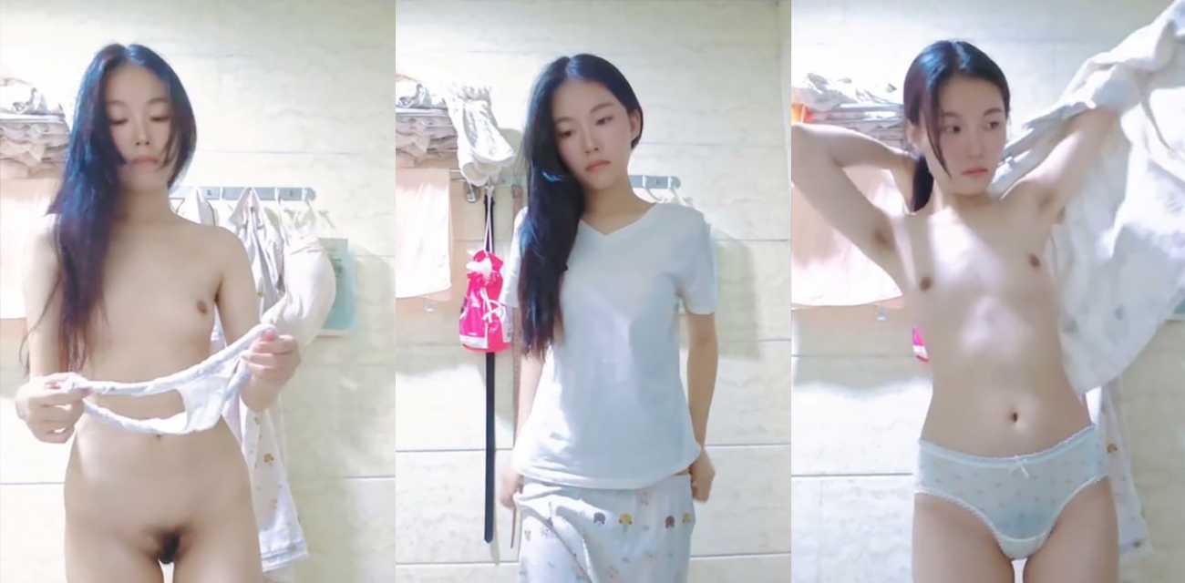 清新小姐姐浴室自拍 换衣沐浴全过程曝光 展现自然美感与隐秘诱惑!