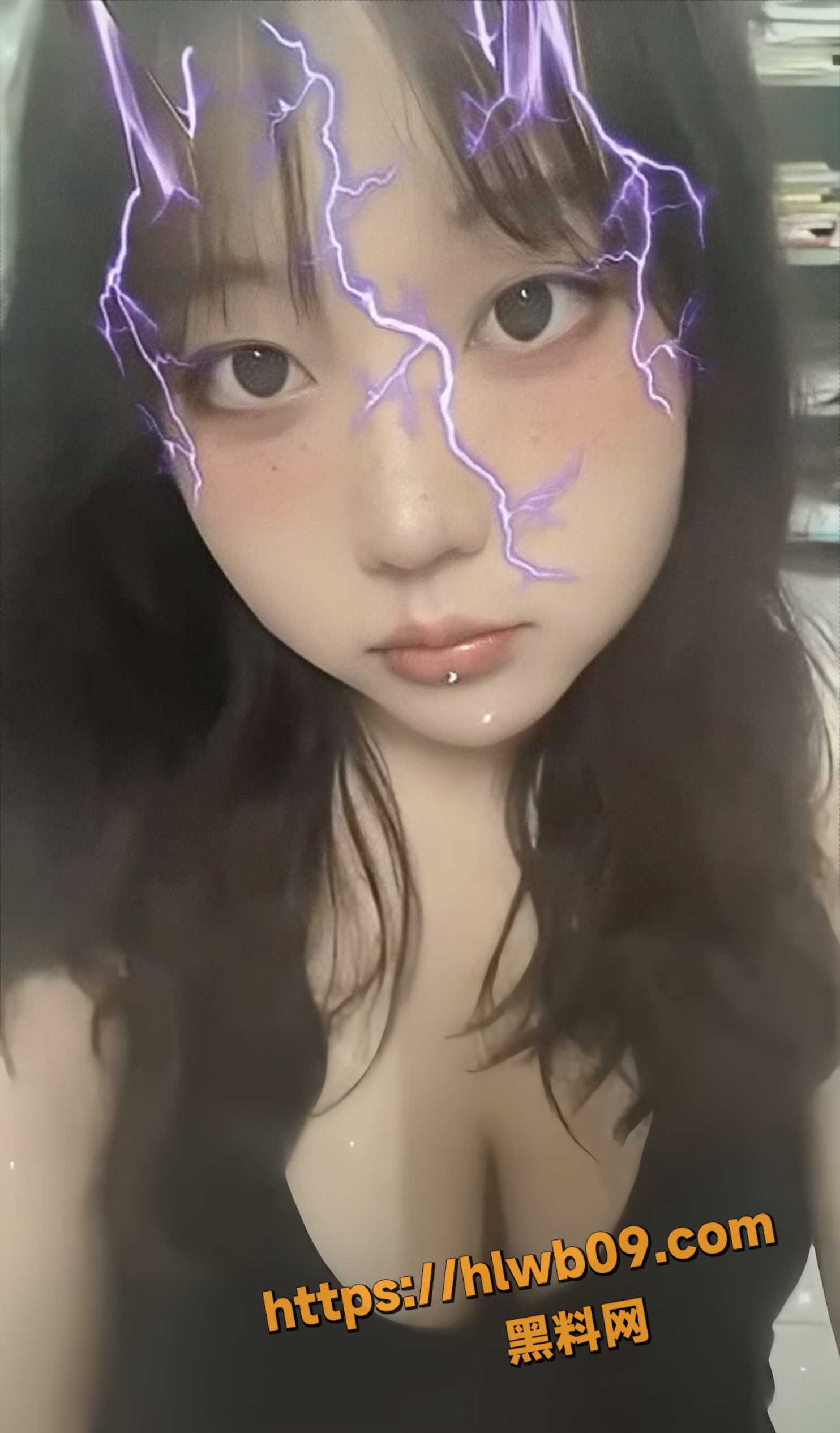 美女大学生 白嫩大奶微胖身材 宿舍发骚自拍各种露奶小视频 童颜巨乳反差到不行！