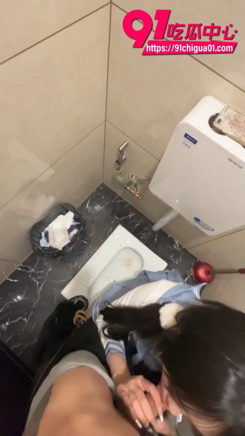 顶级约炮达人 崔浩轩 新作台球厅十分钟带走台球宝贝 卫生间直播后入爆操骚逼 臀浪翻滚刺激爆棚