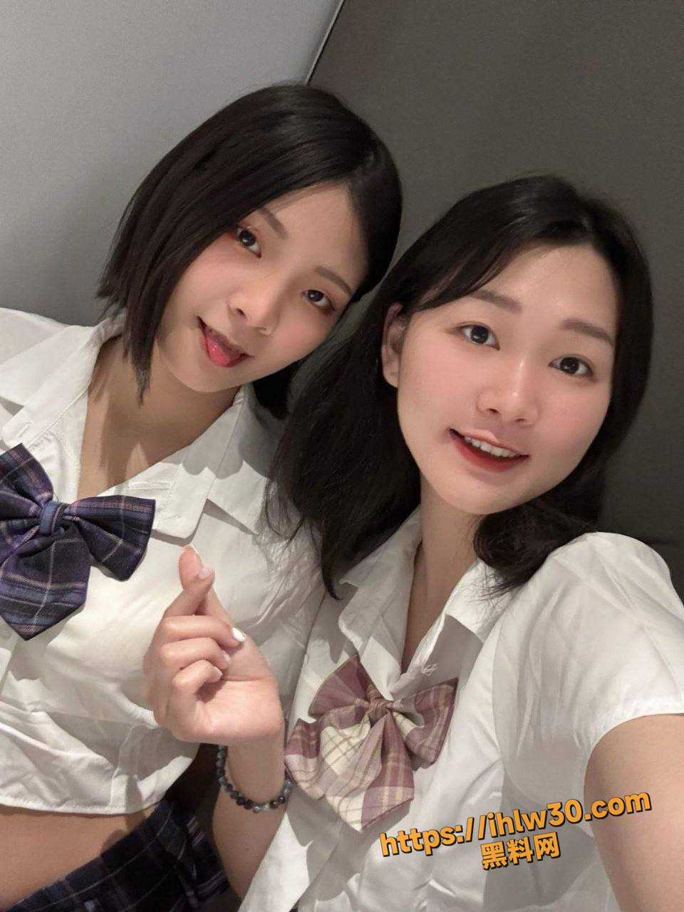 最爽不过姐妹花 台湾高颜值姐妹花嘿尼和乔安 儿女侍奉一夫 相互抚摸享受金主大屌