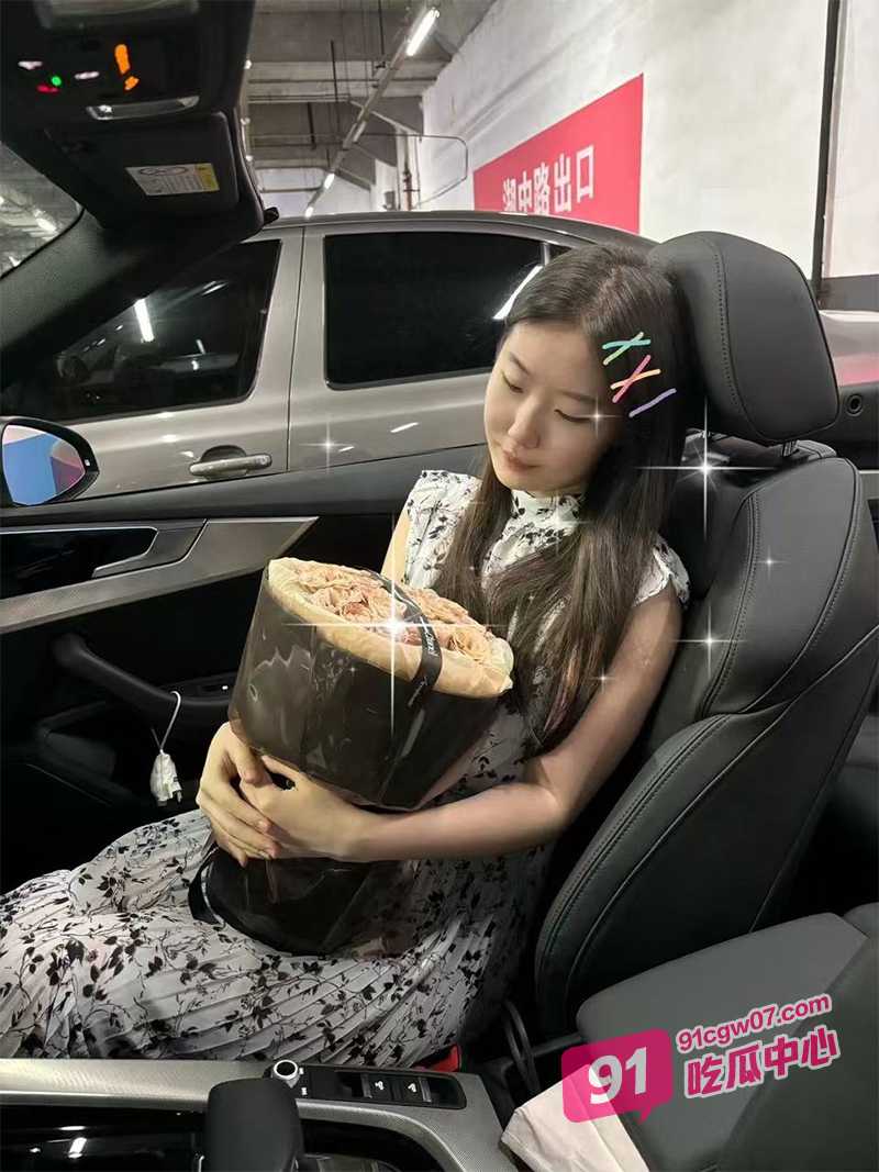 海角乱伦大神 忽悠白虎表妹乳交口交 光洁的嫩穴被浓稠精液染湿 最后还射在嘴里啦~ 配图3