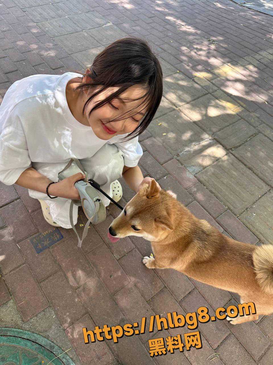 瓜友投稿曝光 山东极品嫩妹被绿帽男友流出不雅视频，小穴超级紧夹的鸡吧疼，破处后还没做几次！