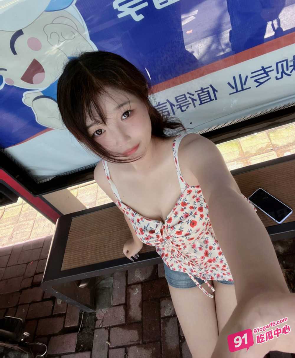 网红福利姬Akira cos永劫无间顾清寒 白虎馒头穴足交榨精 直叫人停不下来! 配图2
