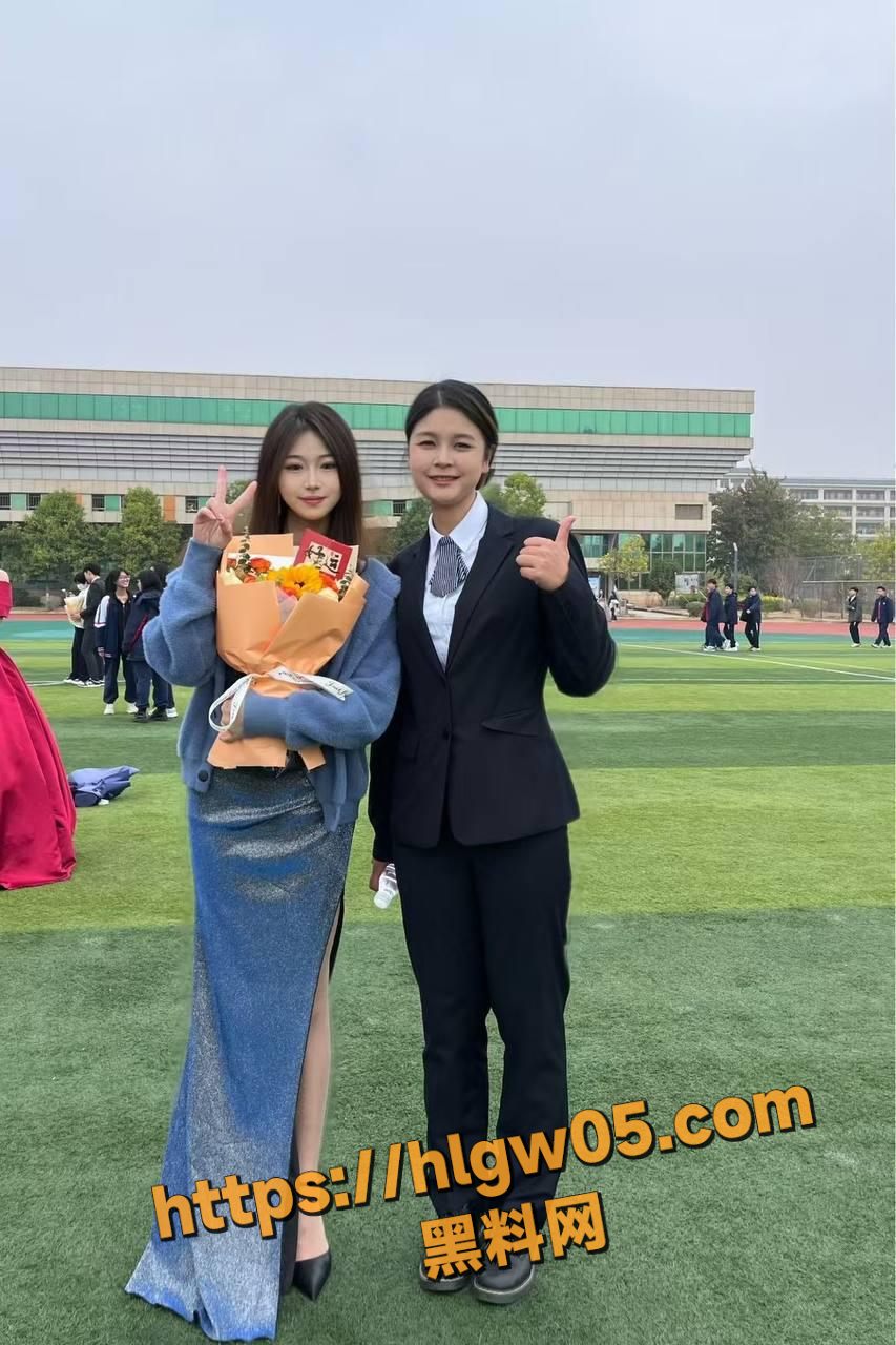 广东韶关实验中学学生 解璐菲 与现男友分手后 飞重庆与前男友疯狂打炮 私密照片被现男友报复性泄露！