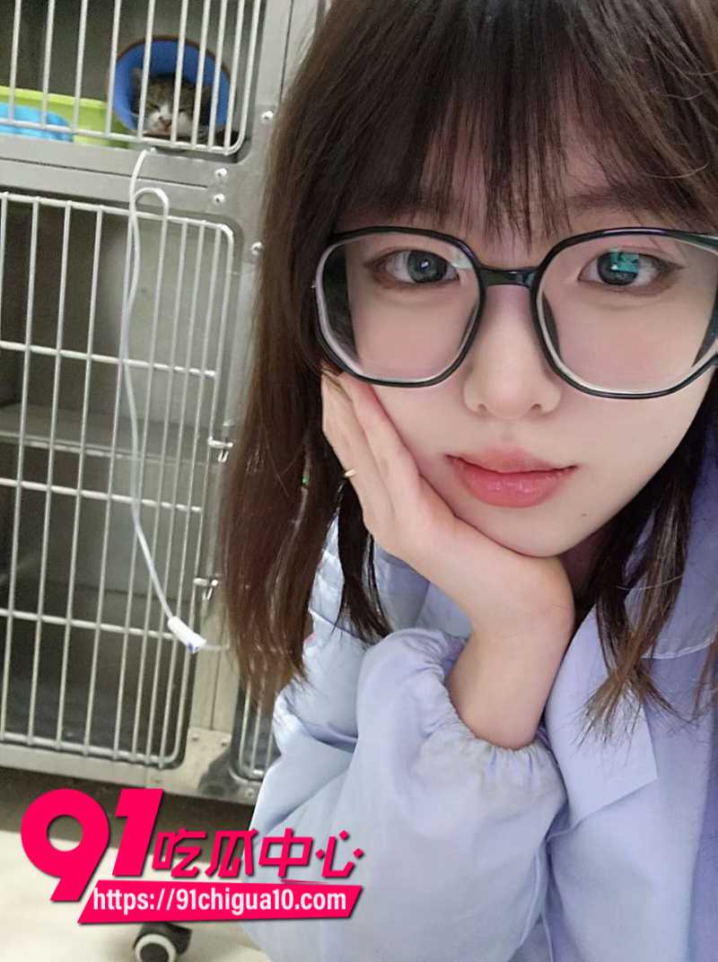 郑州大学第一附属医院女护士 孟江雪 勾引病人家属偷情 两人大尺度性爱视频曝光