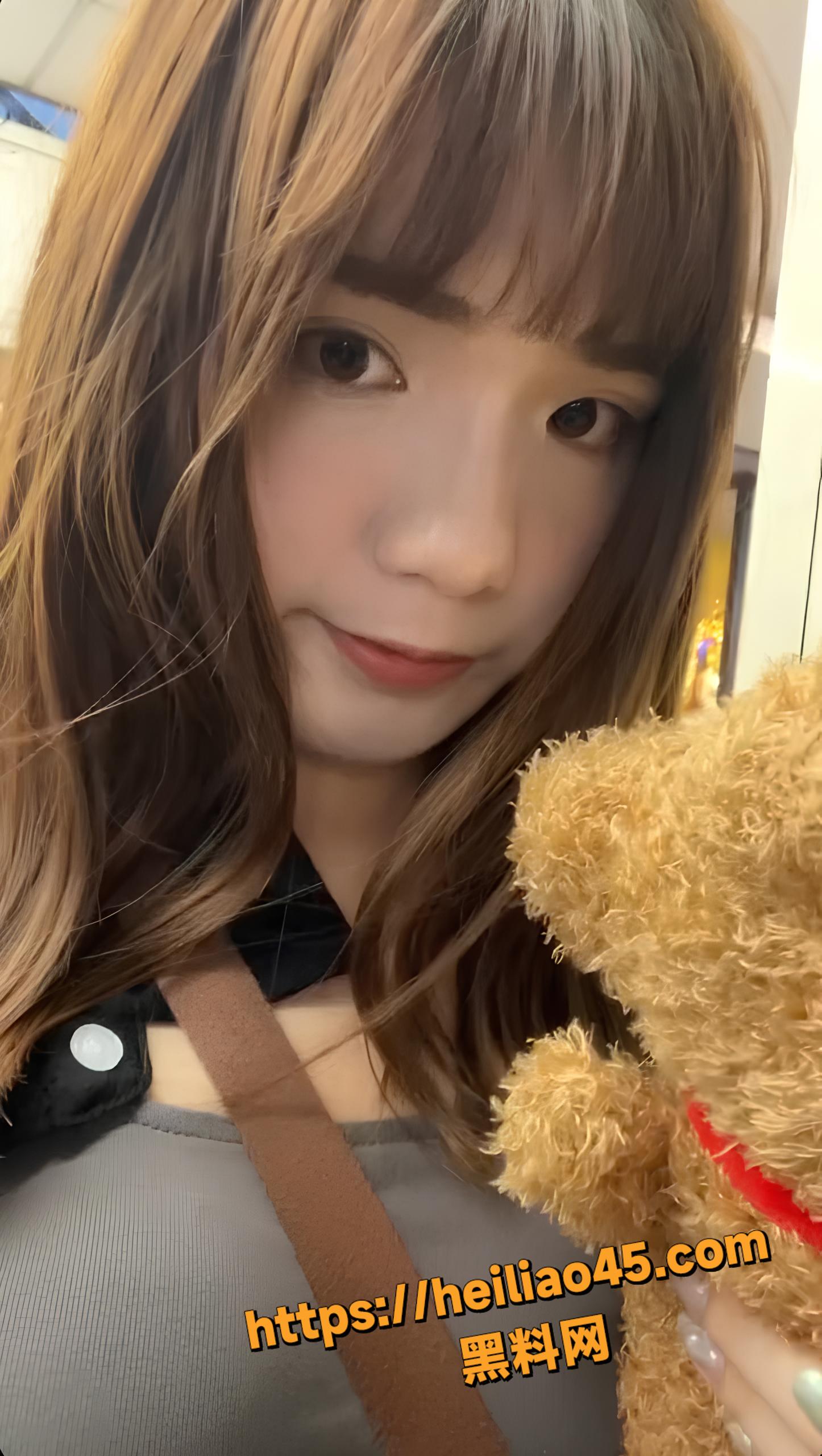 高颜值大学校花 许婼婷 与男友床战视频泄露 第一视角深喉口交 代入感超强！