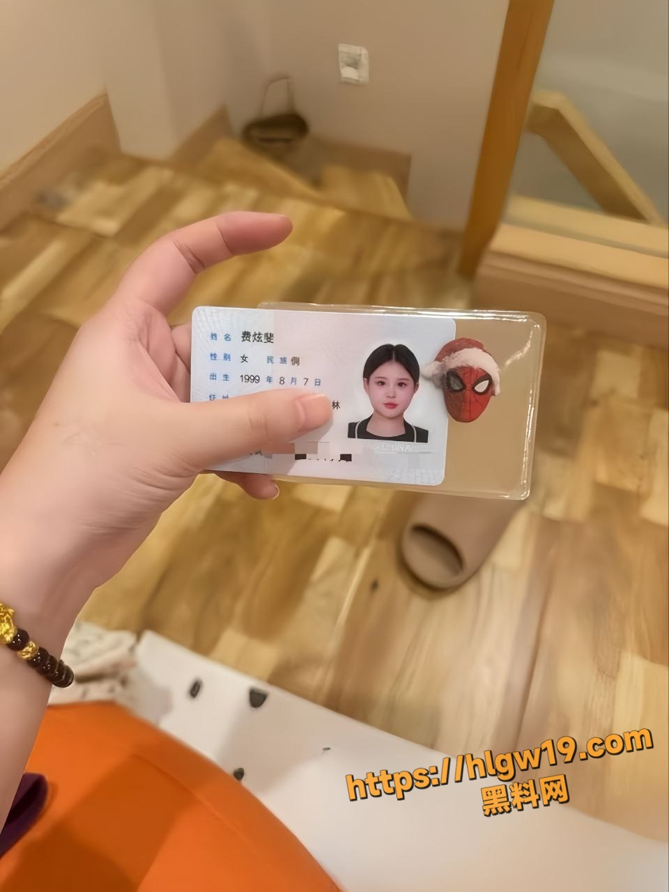 极品少女巨乳清纯学生反差婊 费炫斐 金主定制假鸡巴自慰 私下被金主爆操全过程曝光！