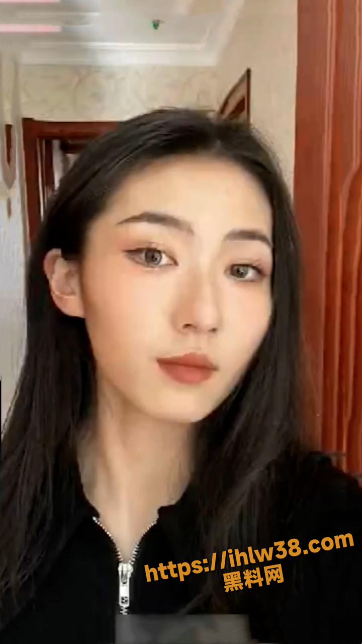 青岛幼师李佳慧 姐弟近亲相恋 姐弟乱伦 用金钱征服巨乳表姐 让表姐成为我的玩物