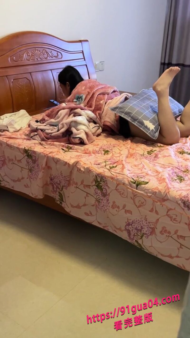 姐姐午睡被弟弟侵犯 虽然一直反抗身体却很享受