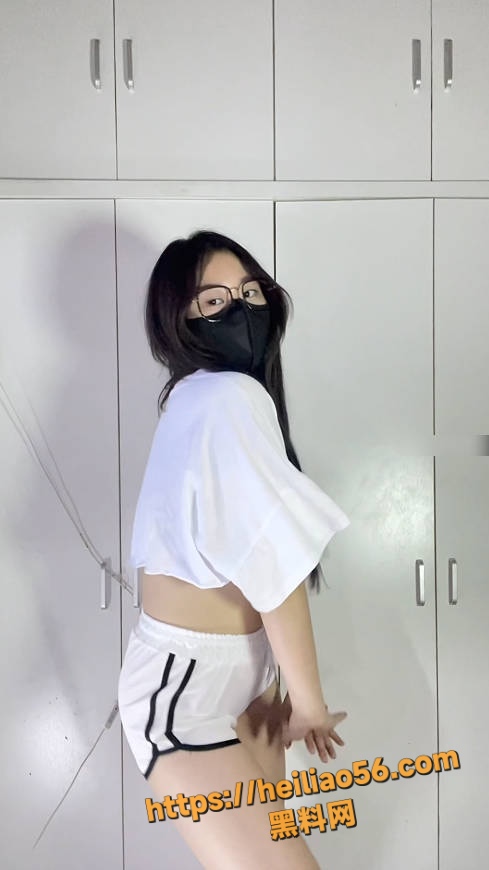 推特西西团队 无刺榴莲 VIP福利裸舞合集 舞姿狂野 雪白大奶晃到眼晕！