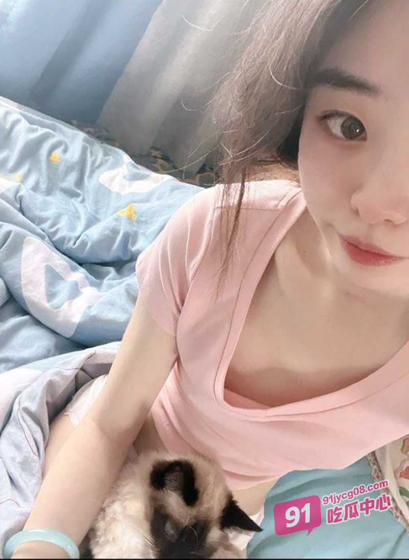 青海00后学生妹黄裕被包养视频流出 完美炮架性感诱人～ 配图5