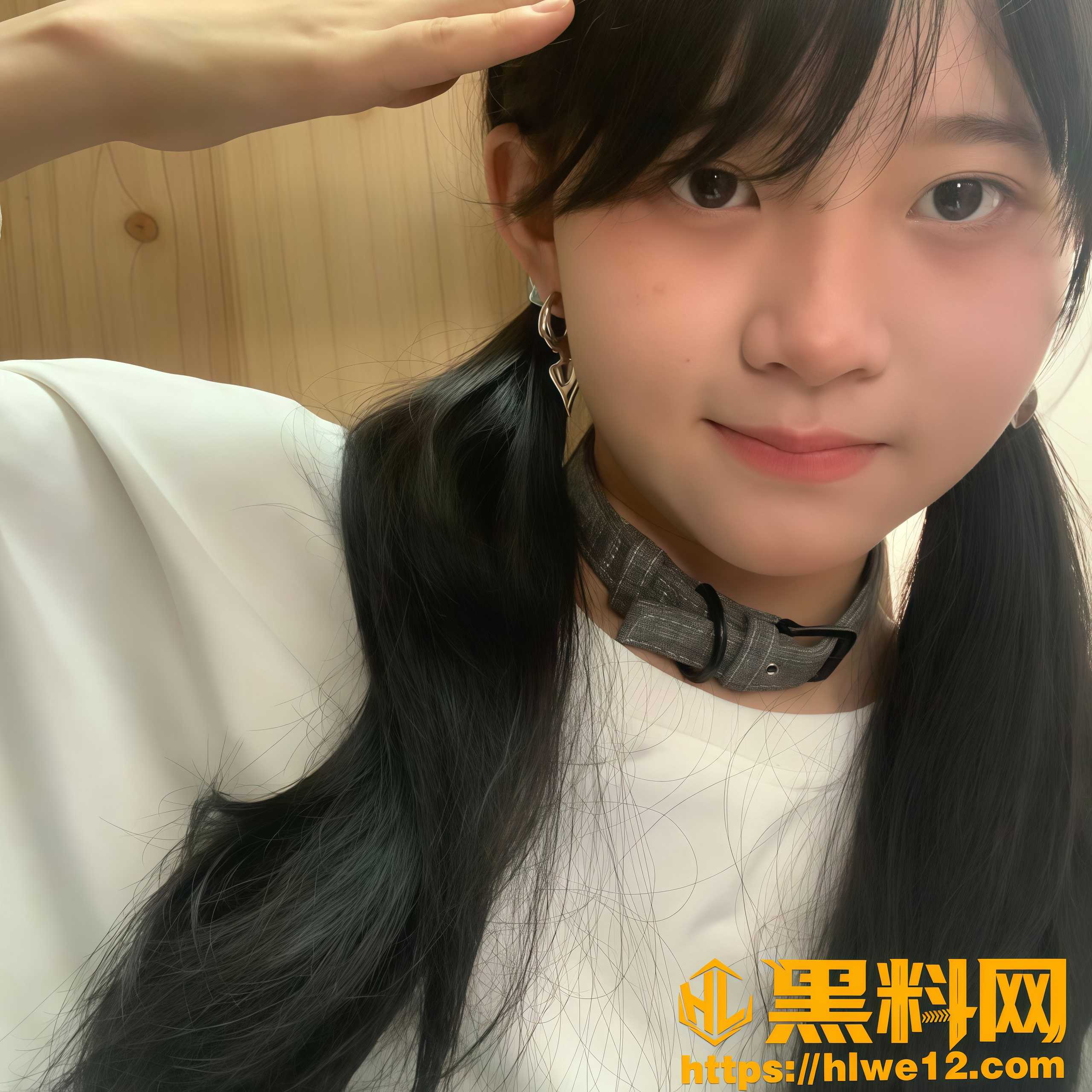 长沙清纯双马尾 朱雨彤 对镜全裸学生装粉嫩湿穴被操！