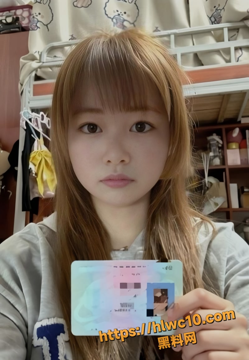 湖南女大学生 蒋欣 裸聊视频流出 白虎粉穴双指猛插自慰讨好金主太骚了！