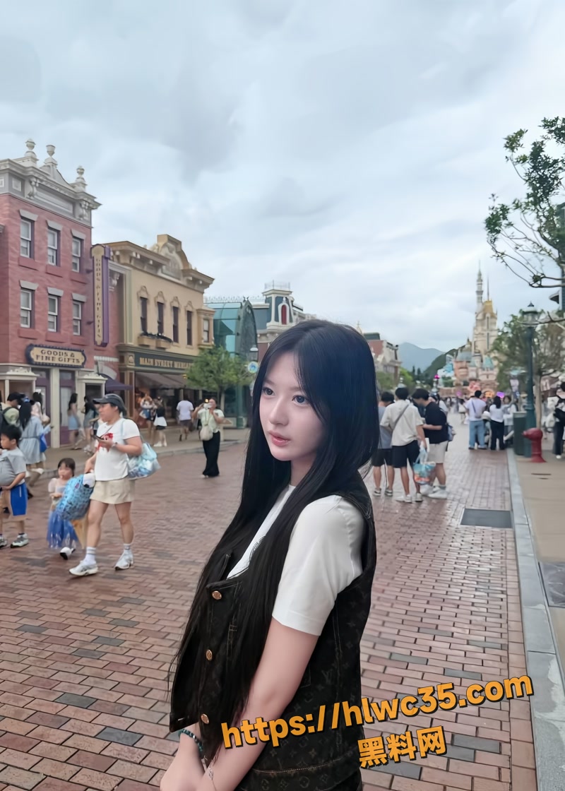 推特良家杀手 我的枪好长 最新约炮红丝巨乳良家少妇站立后入
