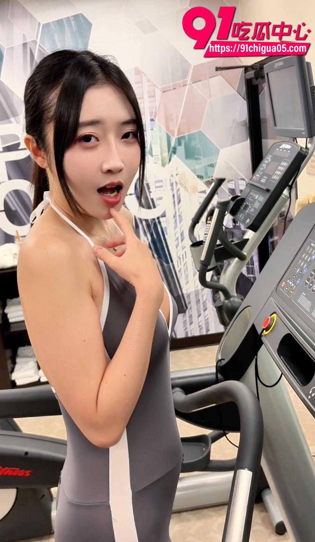 健身房惊魂一夜 网黄玲奈lena 被单男搭讪带回家 趁其洗澡时猛攻小穴 巨乳丰臀诱惑至极