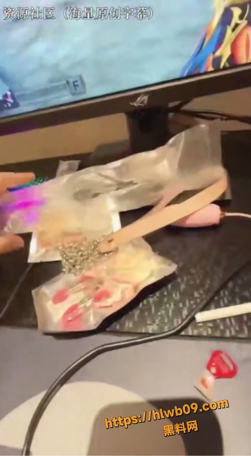 会喷水亲姐姐被亲弟开发成母狗 双洞暴力齐插肛交 一线天美穴失禁到狂喷！