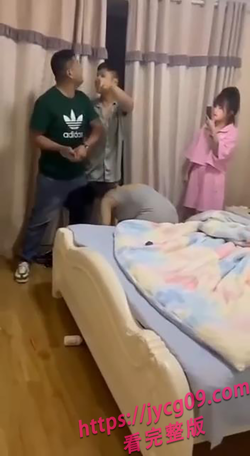 江苏抓奸在床实录曝光！小舅子怒砸渣男画面太狠 配图4