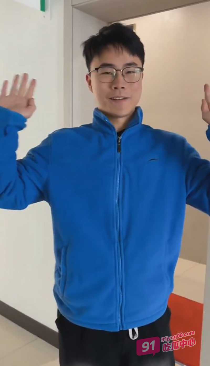 长安大学变态男女厕偷拍抓包 态度敷衍还想要女生微信！ 配图3