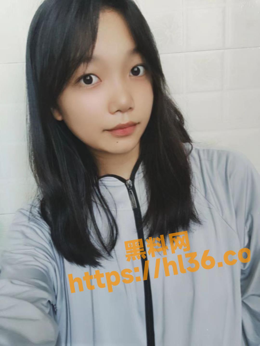 00后艺校舞蹈生女友 恋爱期间发私密照给前男友 被现任曝光 00后这么花？