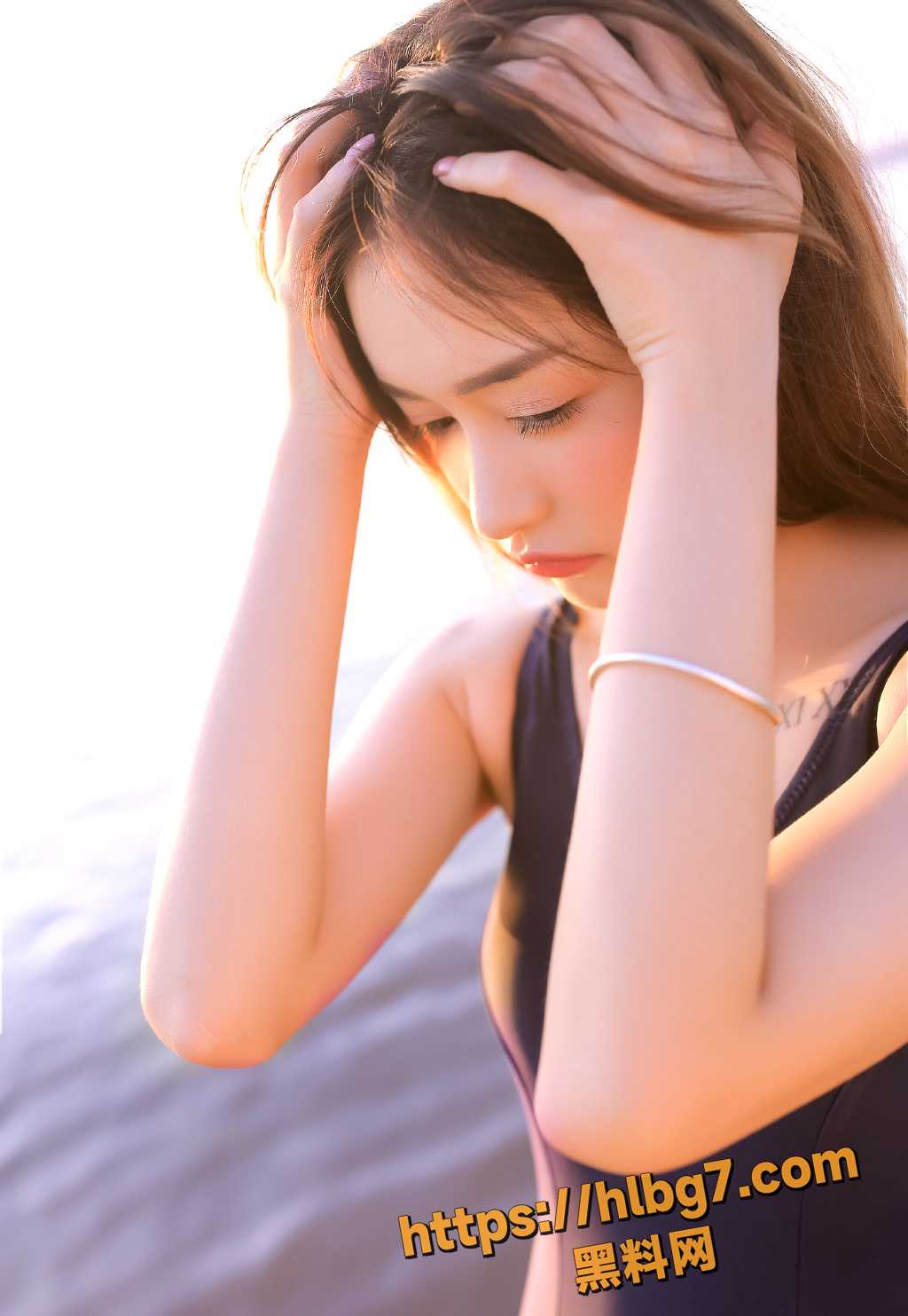 超爽车震 对白精彩有趣各种勾引话术 疯狂无套操逼 直接操出了白浆！