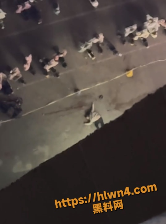 河南濮阳恒丰有一名男子跳楼 附近完整记录跳楼全过程 玻璃心勿看！