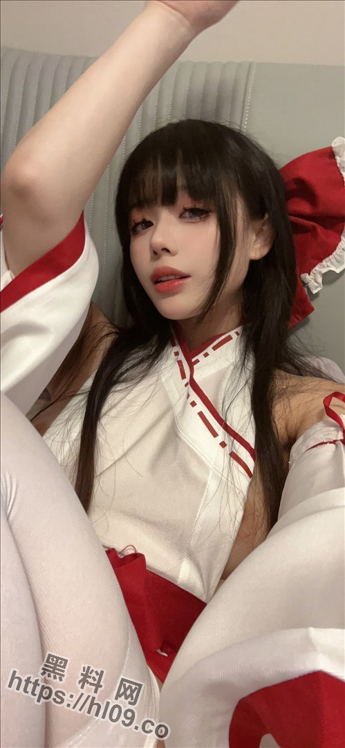 高颜值性感气质长发女coser【九言 】大尺度cos巫女的愛