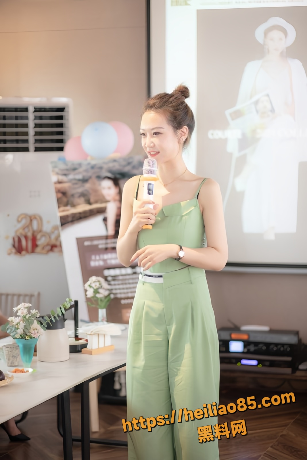 上海职场白领 马丽萍 开档黑丝自慰后被狠狠插入 彻底沦为胯下母狗