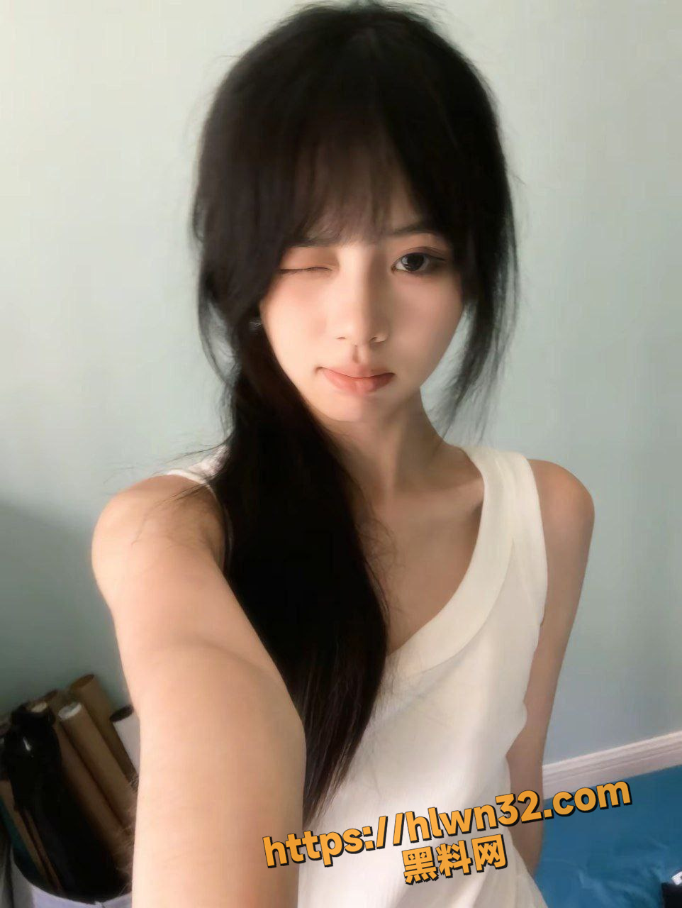 抖音清纯白嫩网红 葫芦呼噜 宾馆化身纯爱女战神 进门就开始主动深喉口交男主 女上位后入乘骑的视频被曝光！