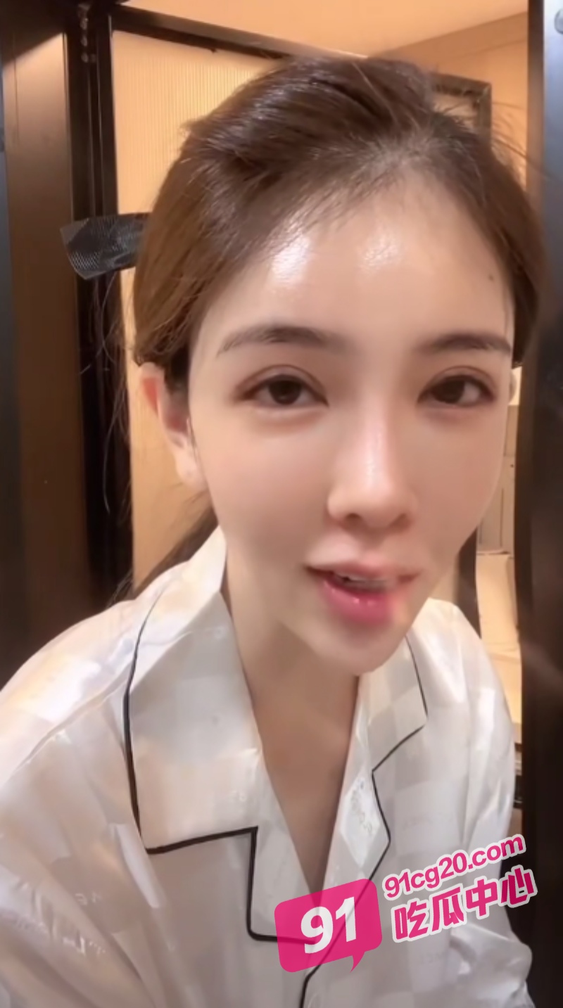 抖音网红走光合集 直播间花式擦边博流量！ 配图5