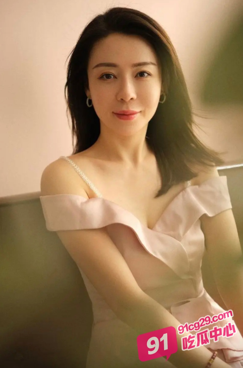 广西南宁小少妇孙艳丽被91大神捕获 肥臀嫩乳给钱就可以上！ 配图2