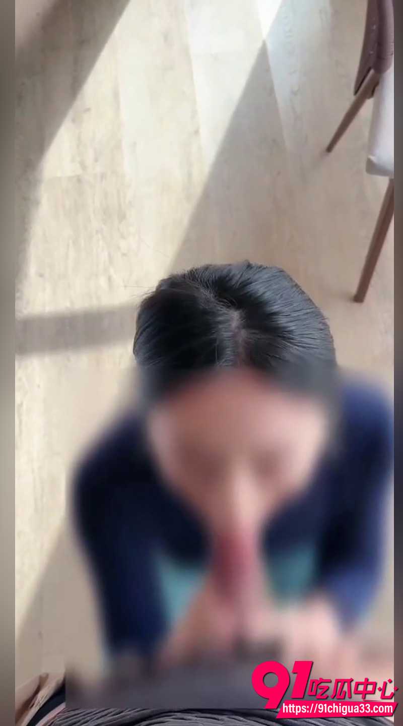 顶级少妇肉臀果儿 最新私拍流出 酒店床上猛干肥臀浪叫不止!
