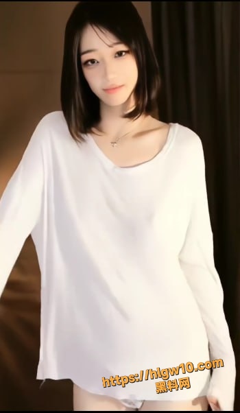 虎牙顶尤女神 刘钞钞 付费定制脱衣舞福利 各种制服轮番上阵脱衣露奶 搔首弄姿火力全开