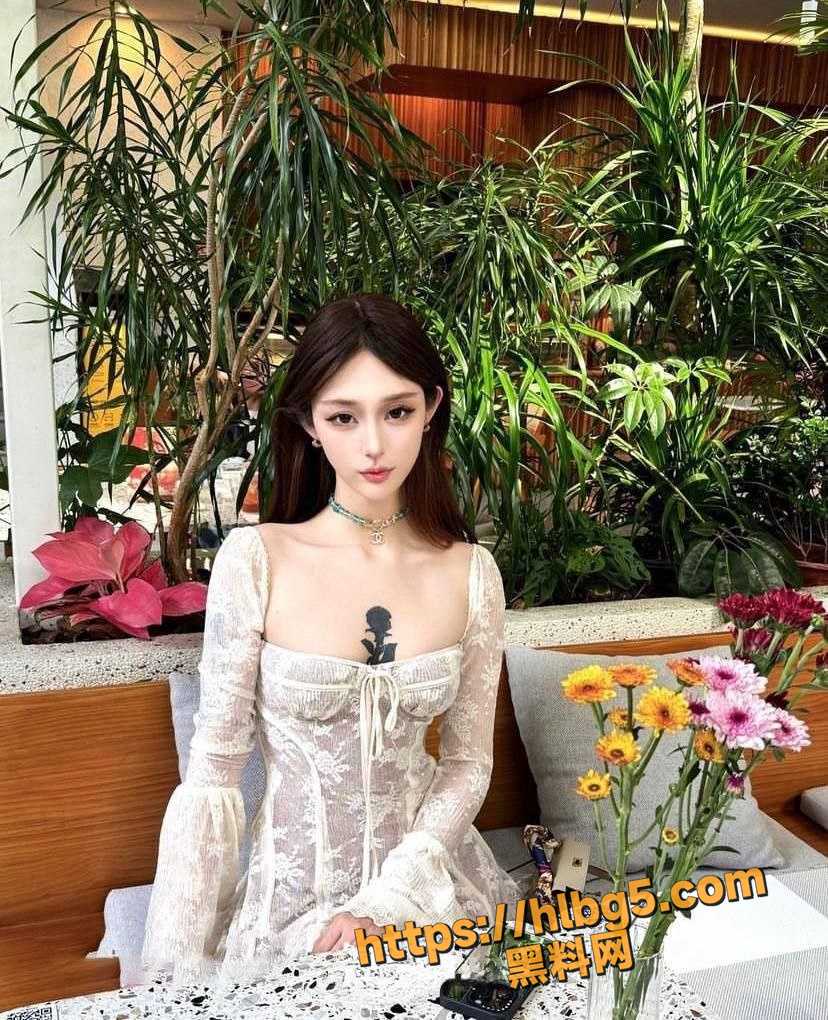 号称专业学生妹收割机的大神 ToroS 约炮众多反差婊学妹私拍大合集 精华版本大放送白让你嫖个够！