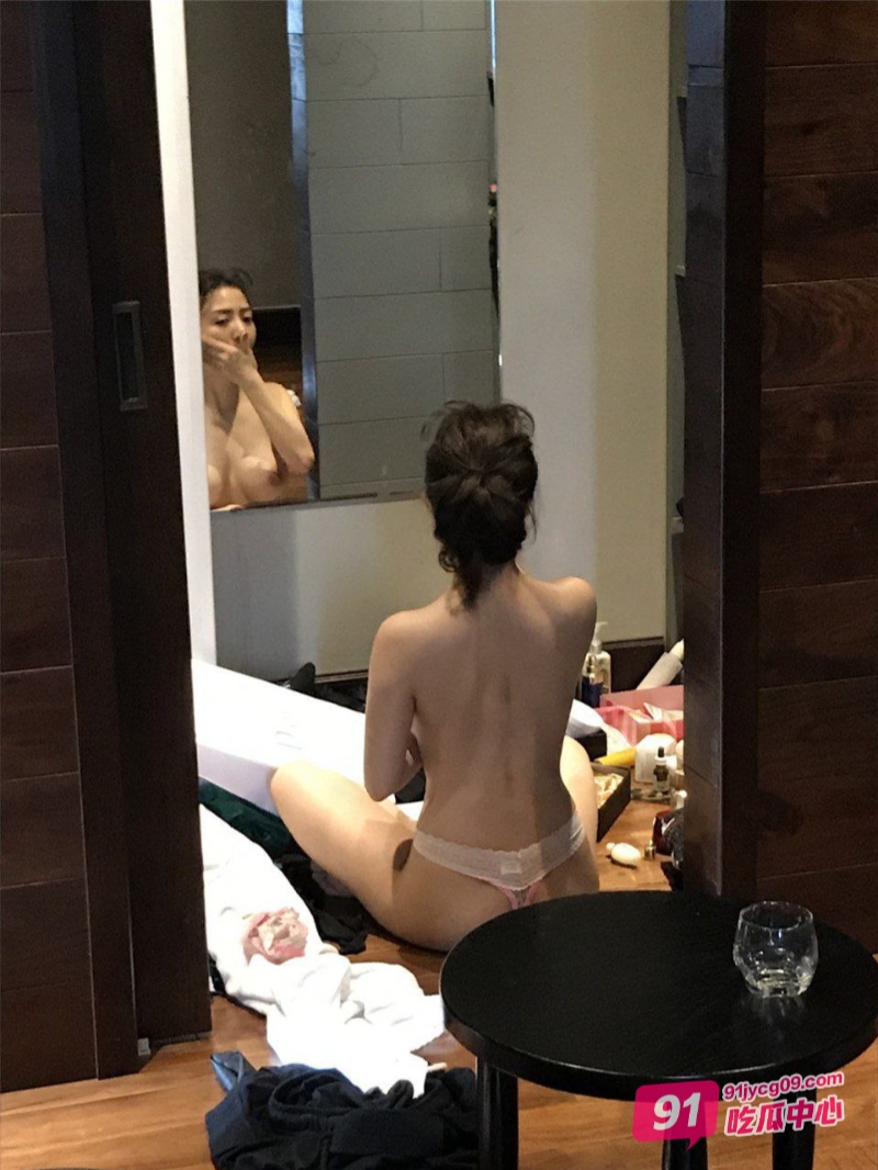 年轻小伙找熟女少妇当女友 小男友舔的少妇销魂呻吟！ 配图3