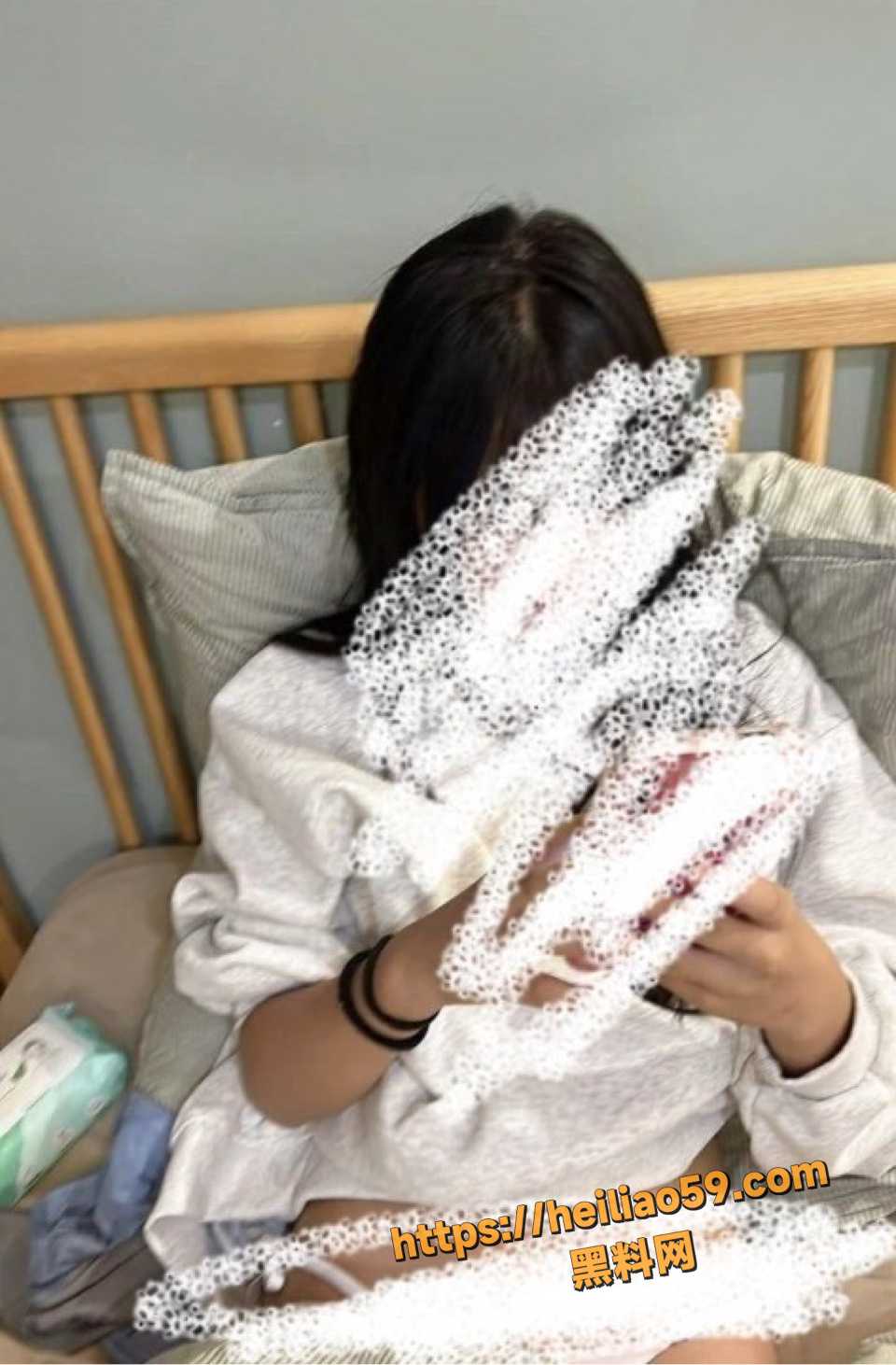 19岁女儿小亚 后入让女儿叫着她萝莉闺密的名字 抓着头发内射了 26-30集 海角原创！