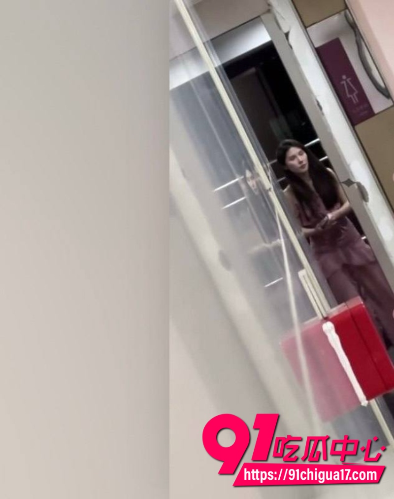 上海男子在老婆怀孕期间跑女厕偷拍15