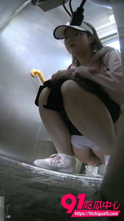 极品办公楼女厕全景偷拍6 极品办公楼女厕全景偷拍6