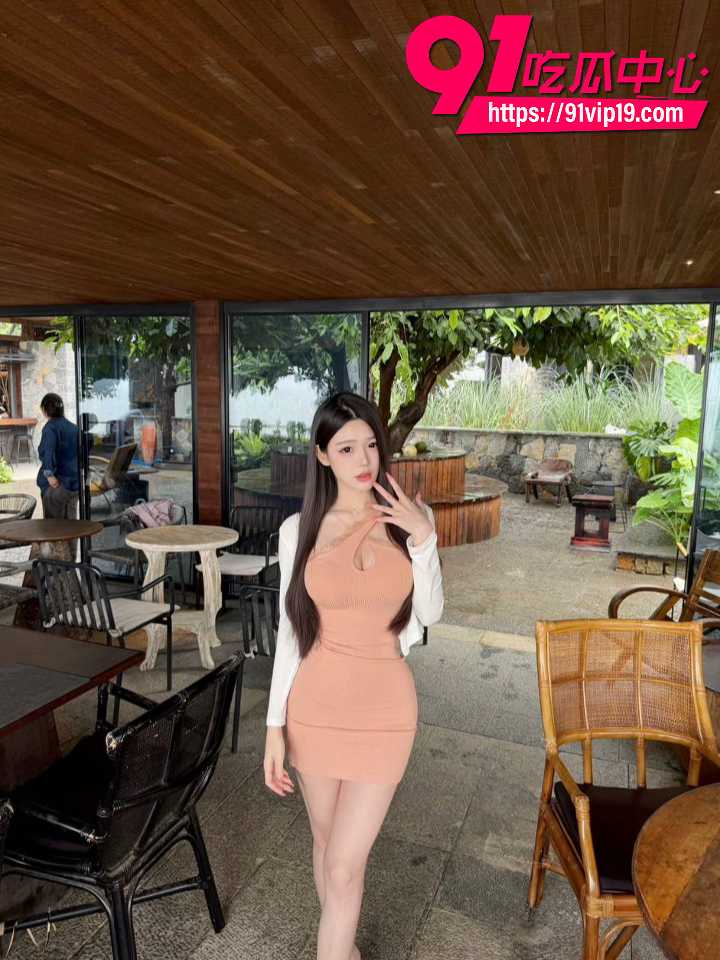 台湾逢甲大学管理系巨乳大一新生19岁芷晴 与前男友房间自拍露脸口交做爱视频曝光