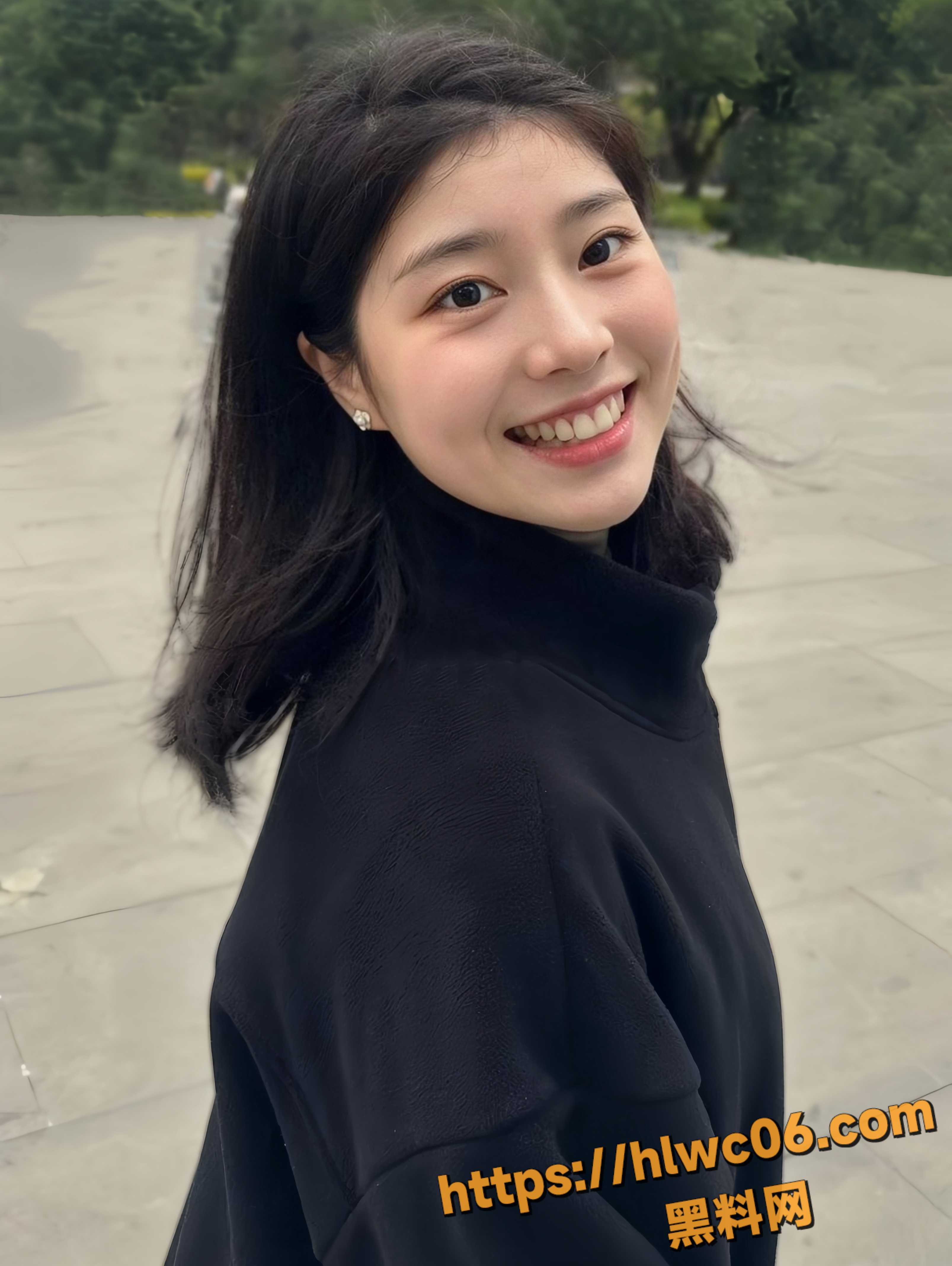 反差女神 秦嘉倪 藏在细框眼镜下的不同人生 经典巨乳高潮的反差上头刺激