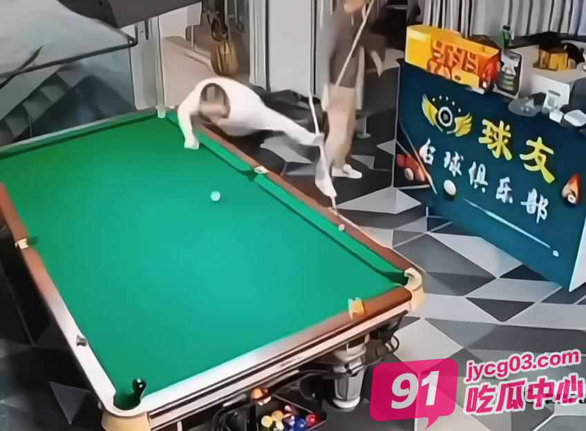台球卧龙凤雏巅峰较量！18连空前无古人，网友直呼神对手！ 配图4