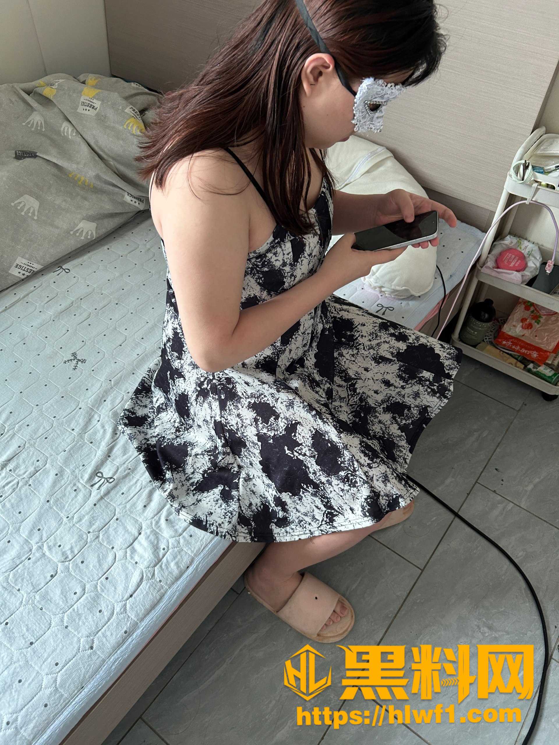 原创 拍摄偷拍乱伦博主 Darnell 第一次帮妹妹舔骚逼 第22集