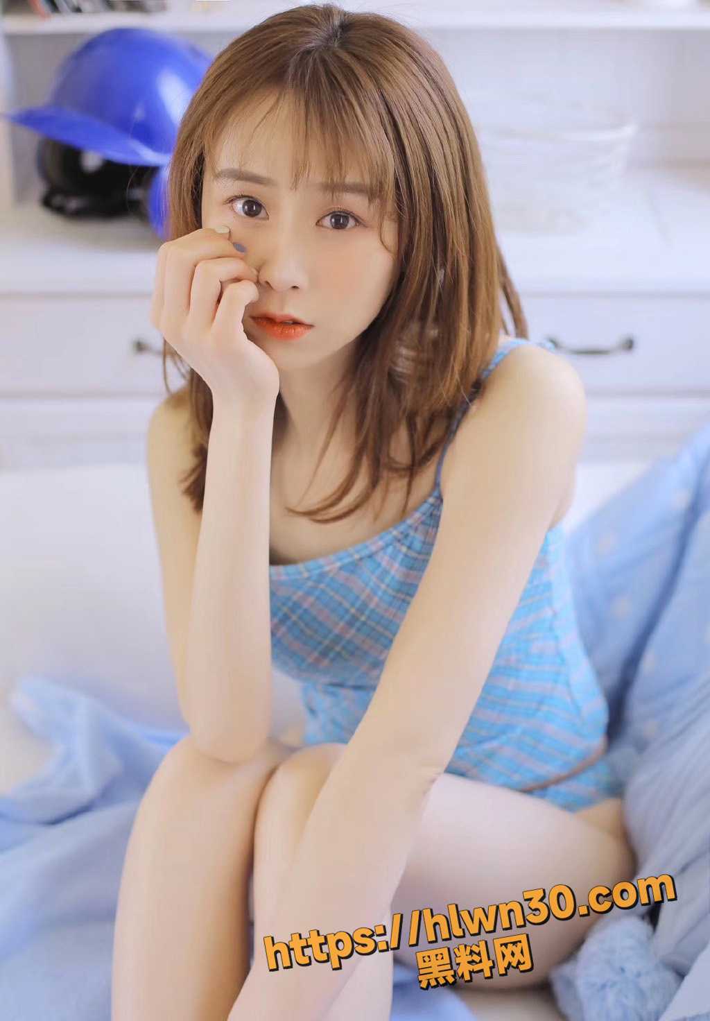 见过正真正的女性高潮吗 人工白虎馒头嫩逼的每一处都在颤抖 享受着来自大屌的深入！