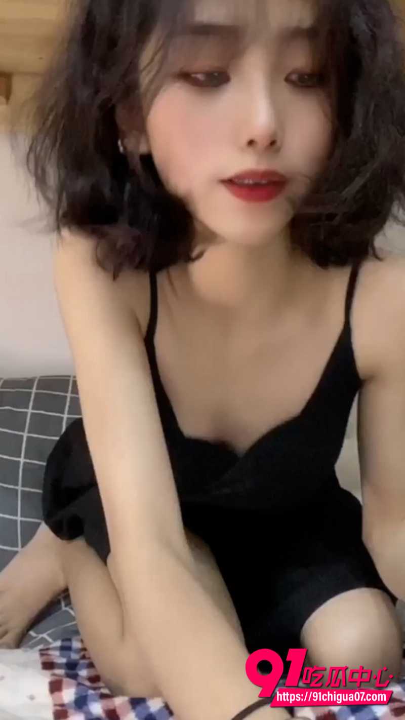 土豪重金定制 洋气大学生茶茶宿舍脱光露脸自慰 小母狗属性爆棚浪叫求饶高潮喷水!