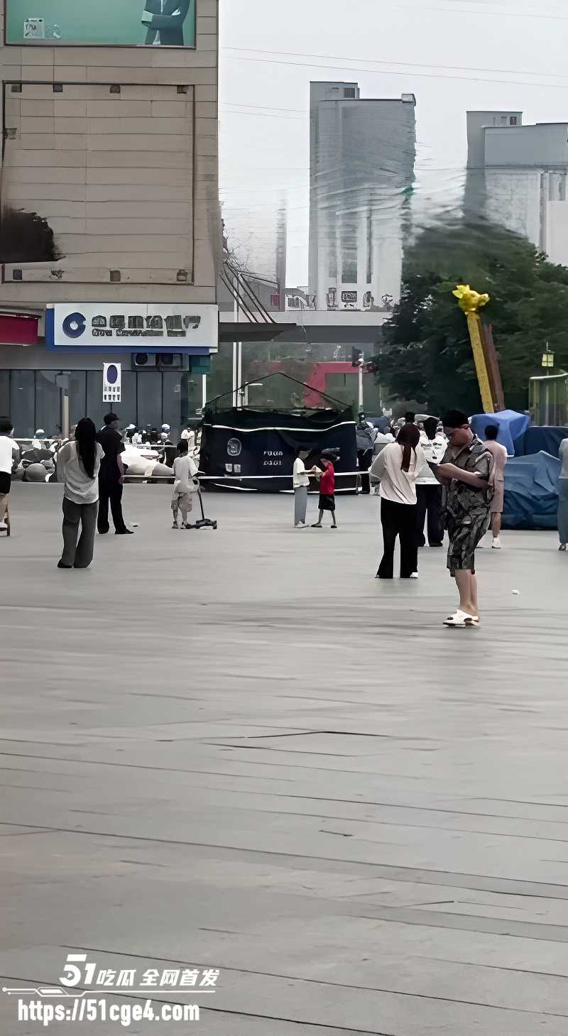 淮北国购广场 男子赌球失利4