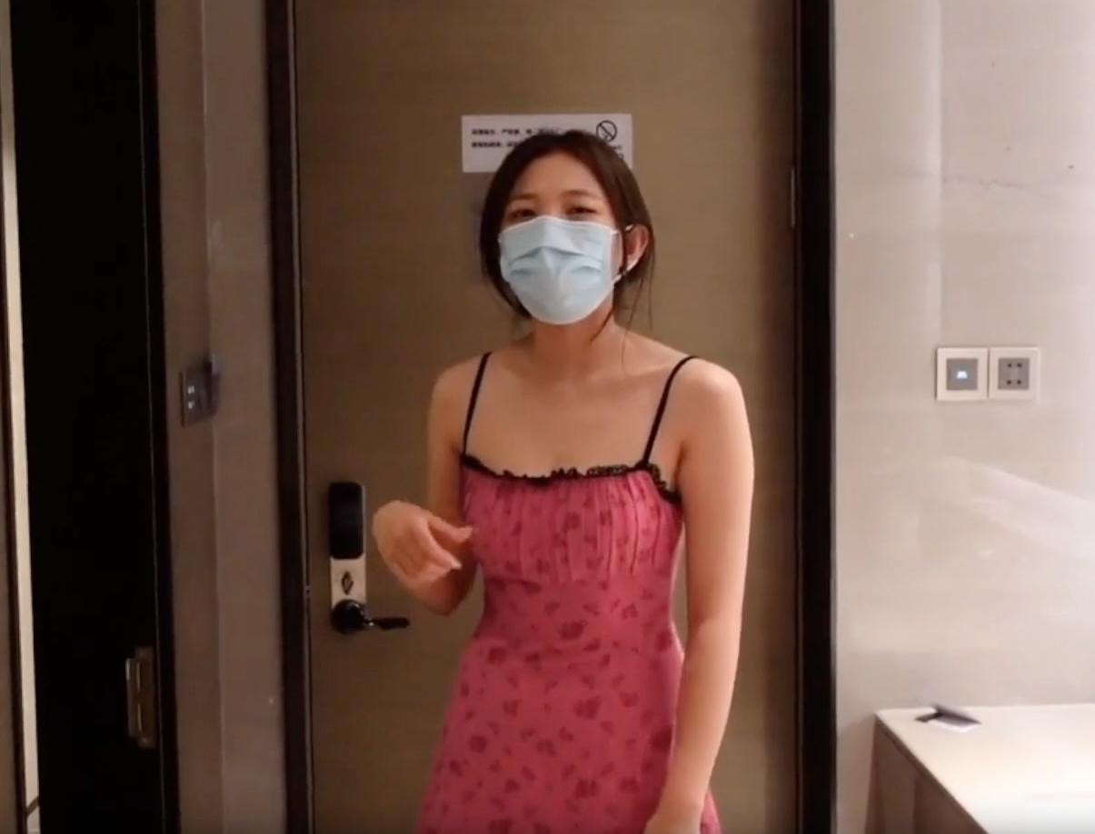 泡妞大神老虎菜之肖静雯第三弹 成功套路失业女拍摄大尺度私拍赚钱