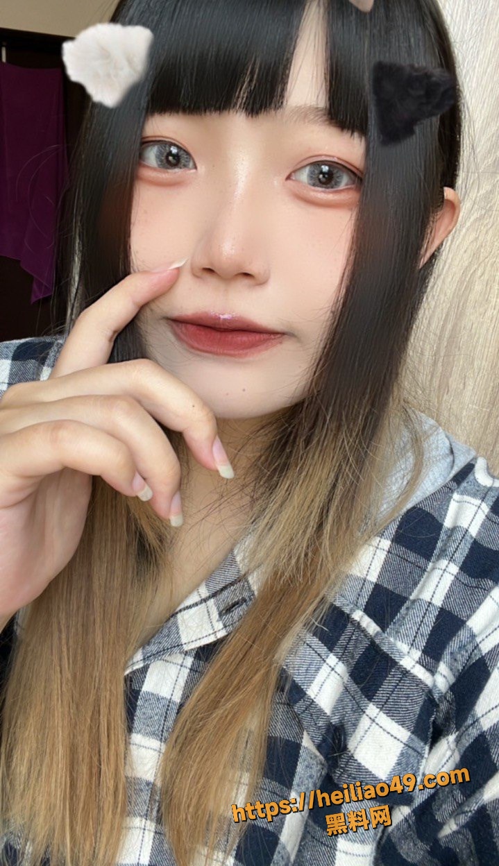 极品人妻露脸自拍 深喉口交挤奶挑逗 阿黑颜表情骚到极致！