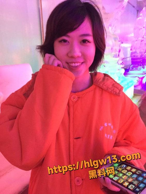 台北反差母狗英语教师宋娟子浴缸调教视频曝光！白虎美女被男友驯服，喝尿母狗play全程高能！